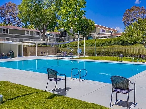 Aliso Villas Community Pool