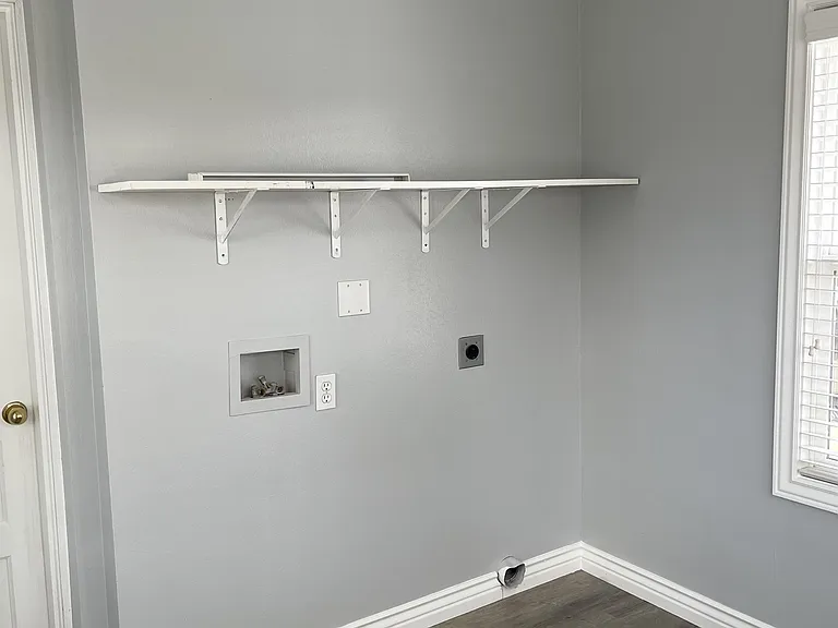 632 N Main St — Photo 17