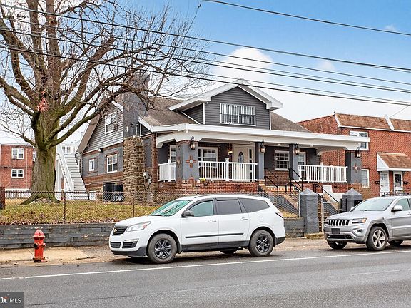 2nd image of 2016 Robbins Ave