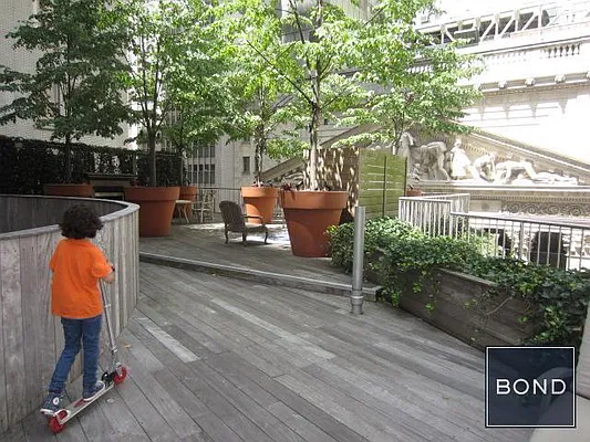 Rented by Bond New York | media 13