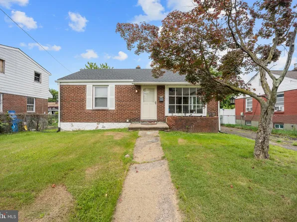 2301 Airacobra St, Levittown, PA 19057