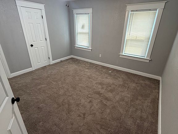 4th image of 4025 Euclid Ave