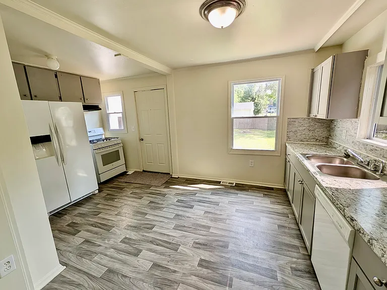 1316 Garfield Ave — Photo 7