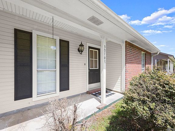3rd image of 30707 Country Club Ln