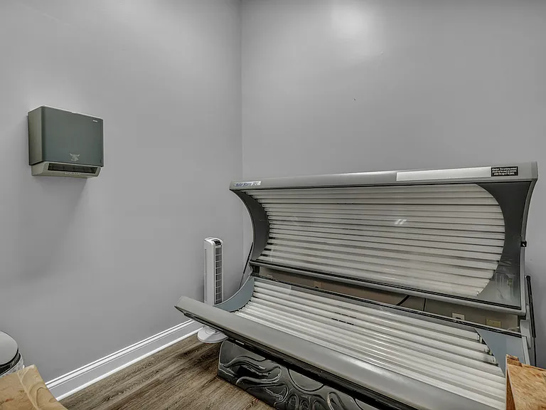 Beaver Creek Apartments Private Tanning Bed