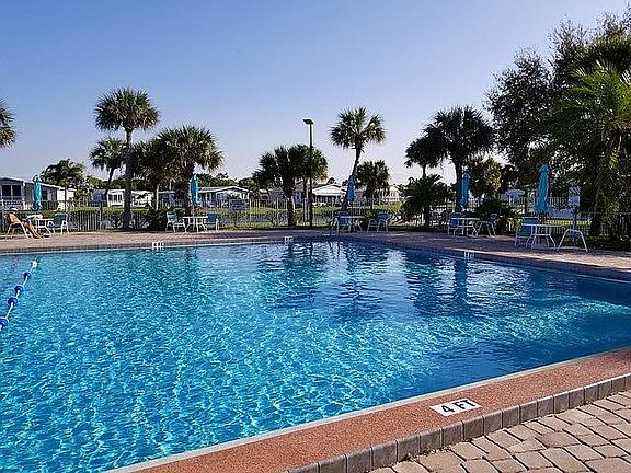 3rd image of 341 Bimini Cay Cir