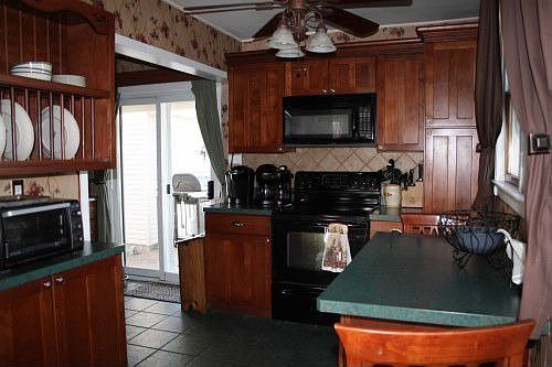 4th image of 890 Mirabelle Ave
