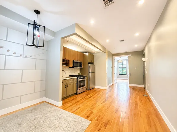 94 Cornelia Street image 1 of 7