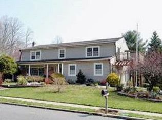 1 Spradley Ln, Middletown, NJ 07748