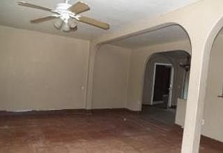 4th image of 4321 Whitney Dr