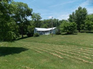 221 Honaker Cemetery Rd, Ronceverte, WV 24970