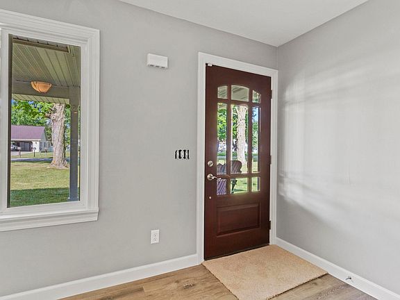 5th image of 510 N Summit St