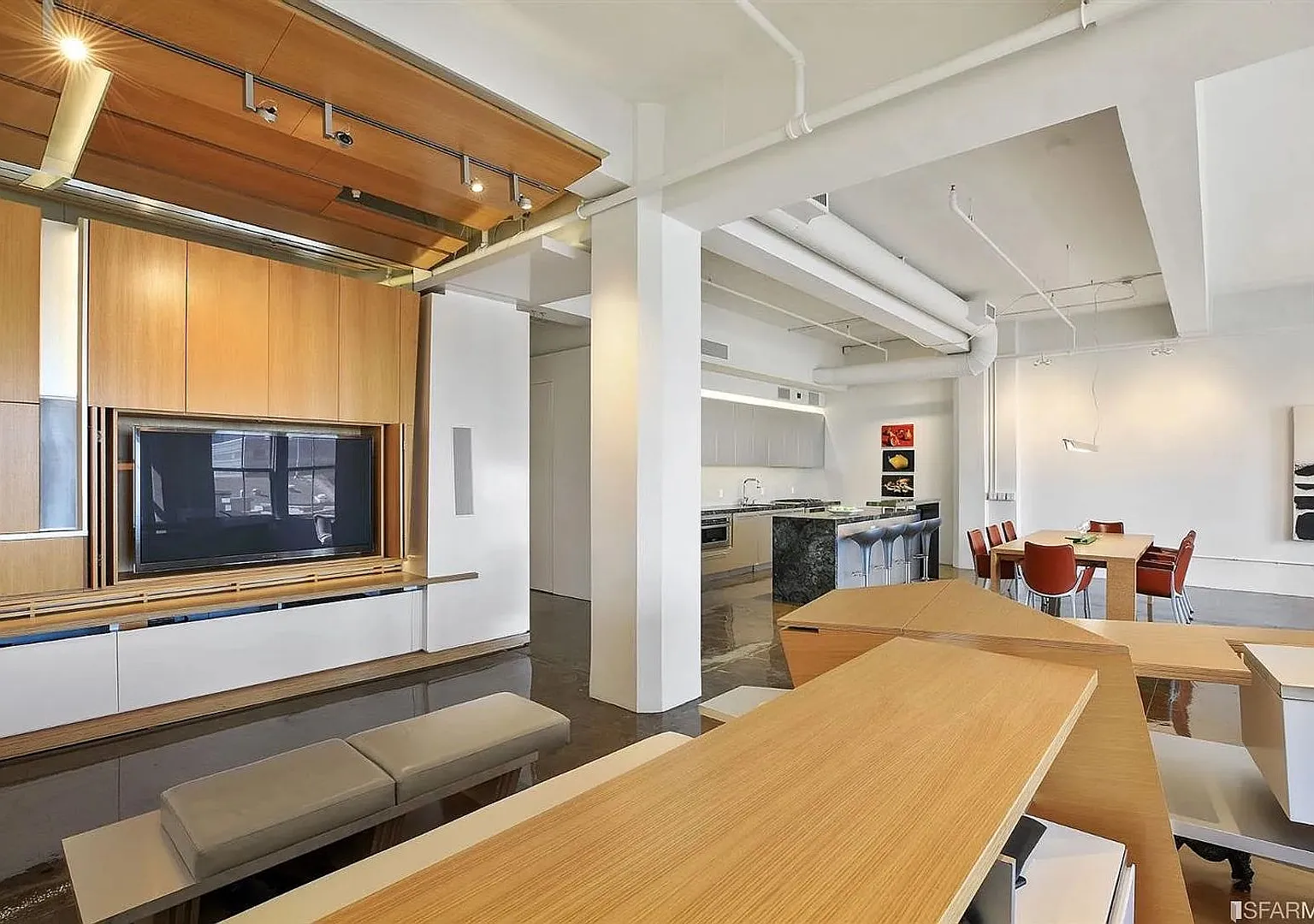 Amazing live/work space with over 2,000 SF for rent in Mint Plaza! — Photo 4