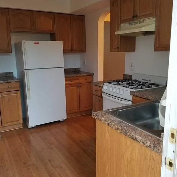 237 Bradley Ave — Photo 7