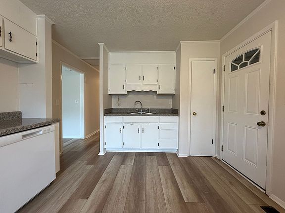 5th image of 5 Garrett Rd NE