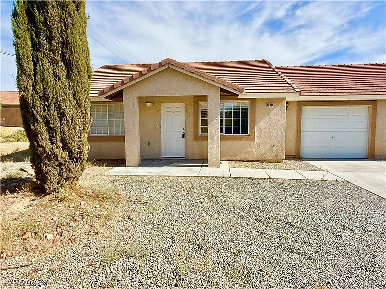 1031 Karen Ct #B — Photo 1