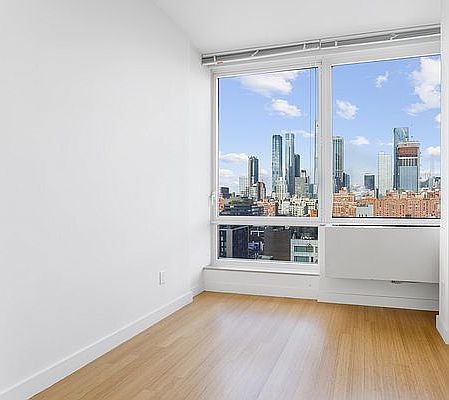 5th image of 450 W 17th St #Res1901