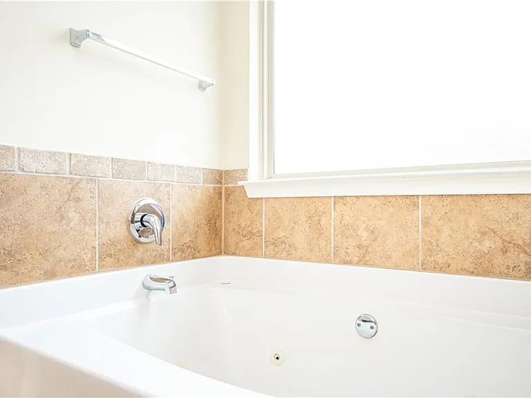 7761 Sylvaner Ln — Photo 40