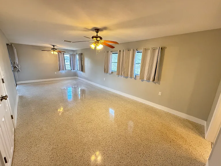 1634 Sheffield Dr — Photo 17