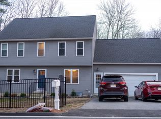 129 Quinapoxet St, Holden, MA 01522