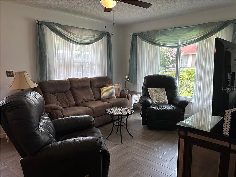 1359 Glendale Cir W #214 — Photo 9