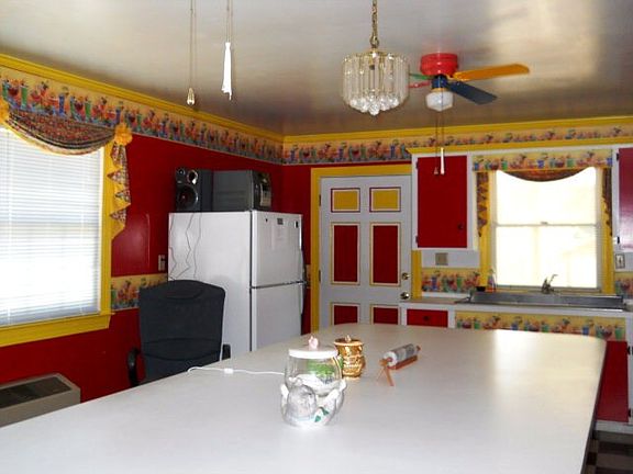 Island for cook prep