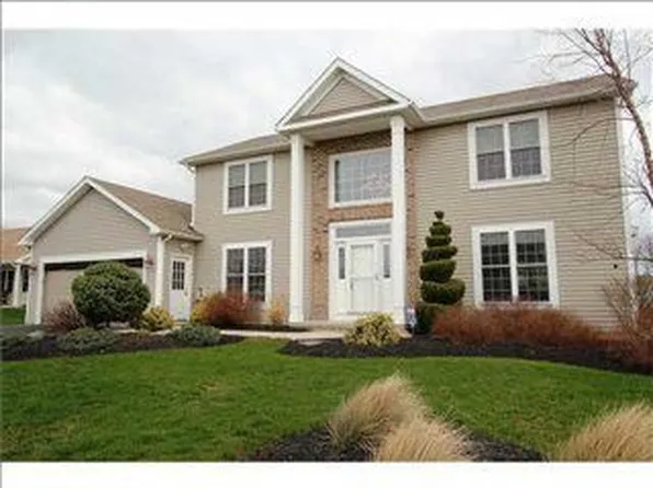 51 Bolton Trl, North Chili, NY 14514