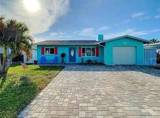 17705 Long Point Dr, Redington Shores, FL 33708