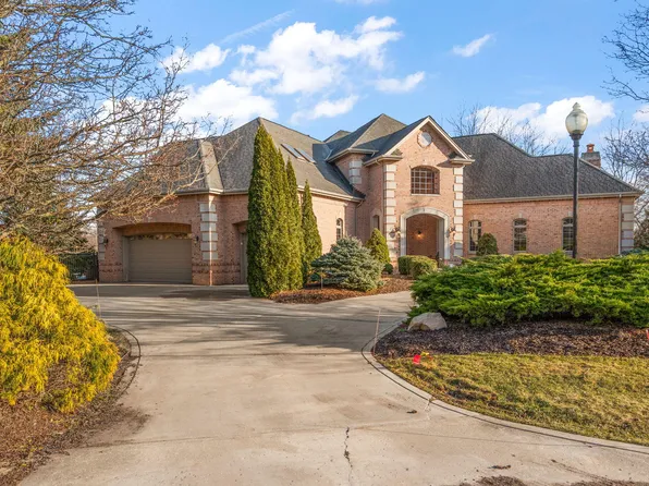 1703 Littler Dr, Chesterton, IN 46304
