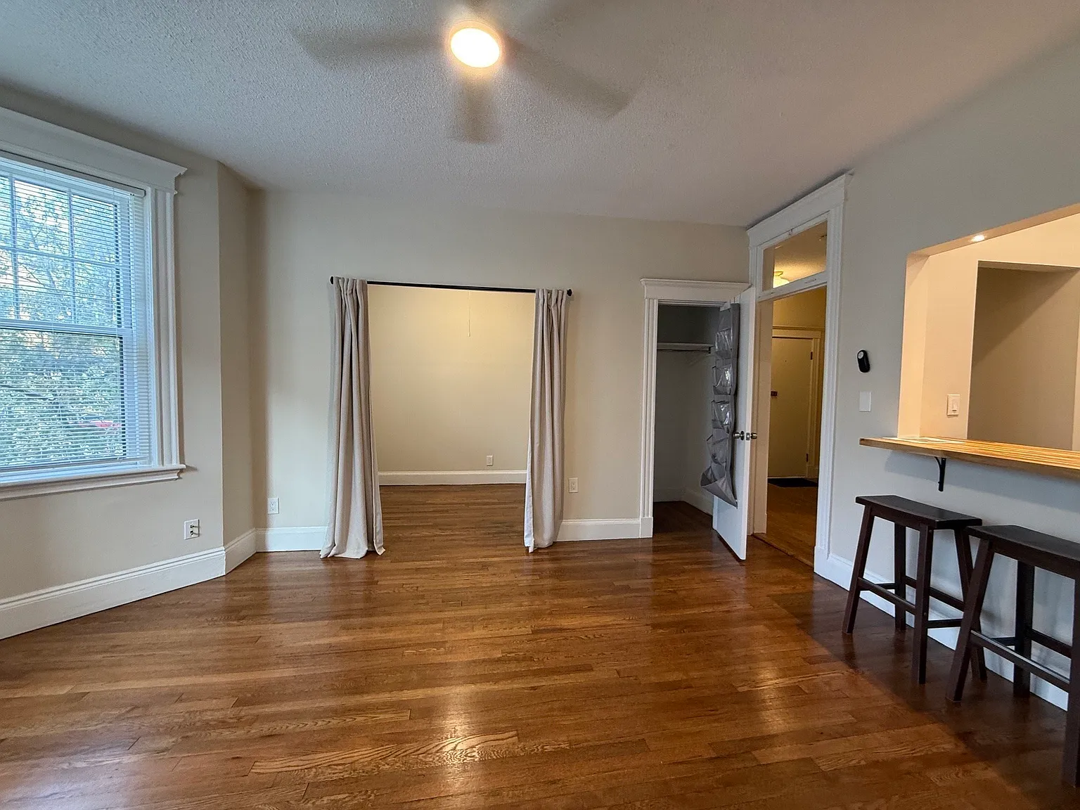 Studio, 1.0 bath, 490 sqft, $2,365 — Photo 2