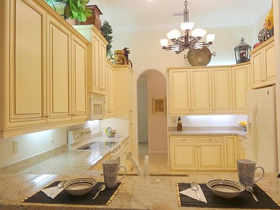 3rd image of 10461 Tivoli Lakes Blvd