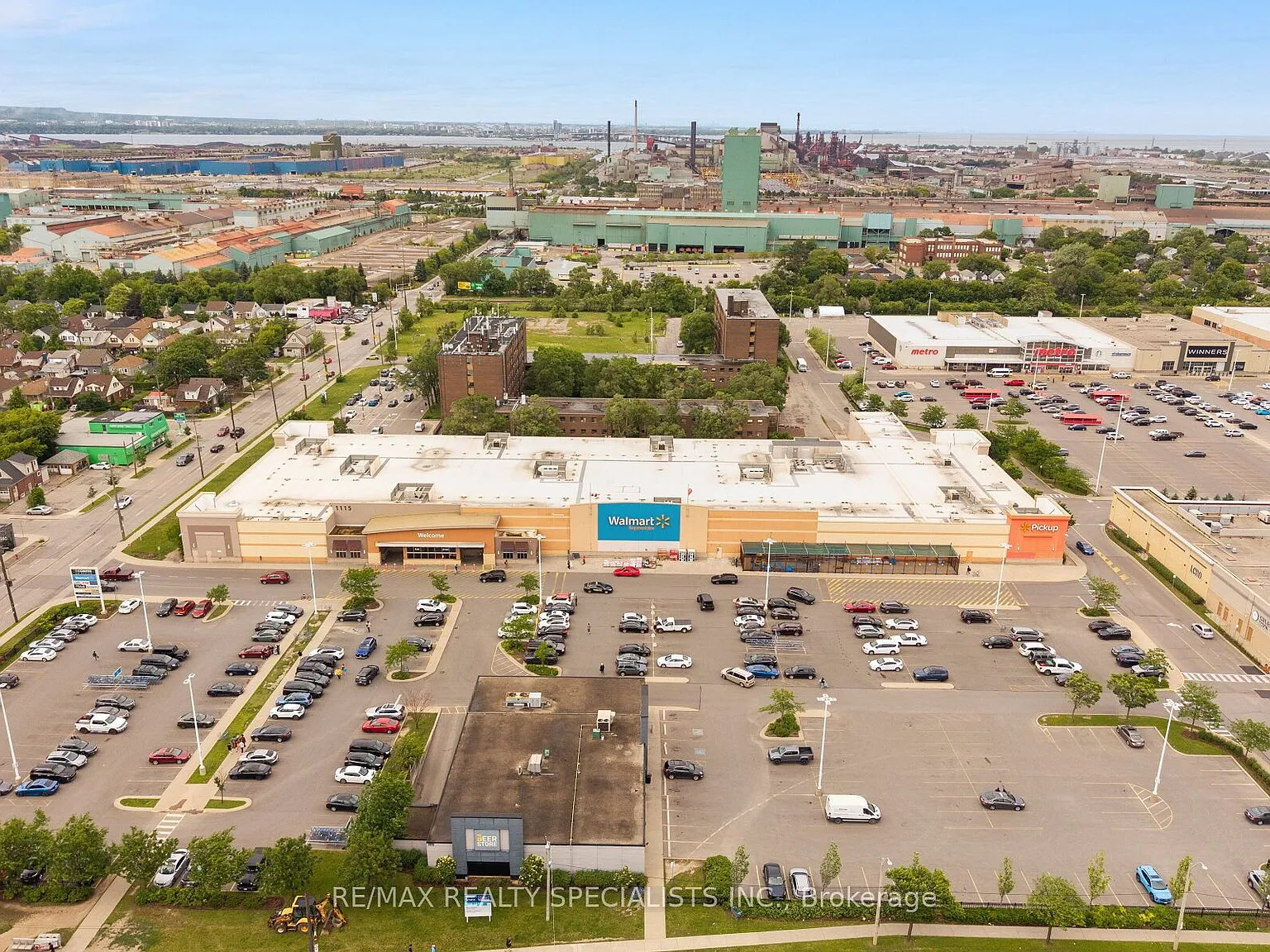 3 bed, $2,400 — Photo 1