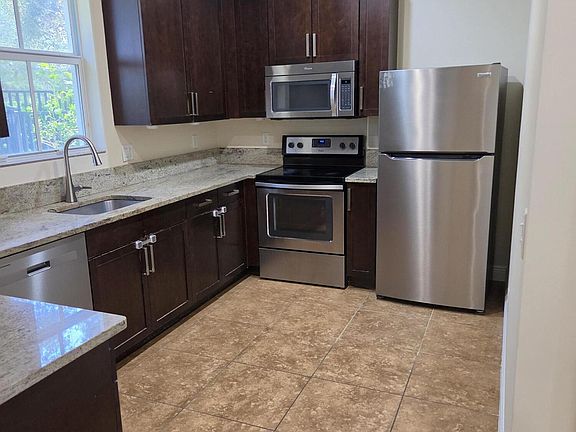 3rd image of 6994 Long Pine Cir