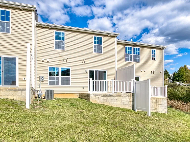 1210 Providence Blvd — Photo 29