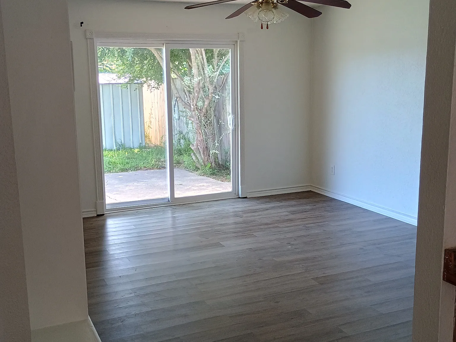1606 Bitter Creek Dr — Photo 2