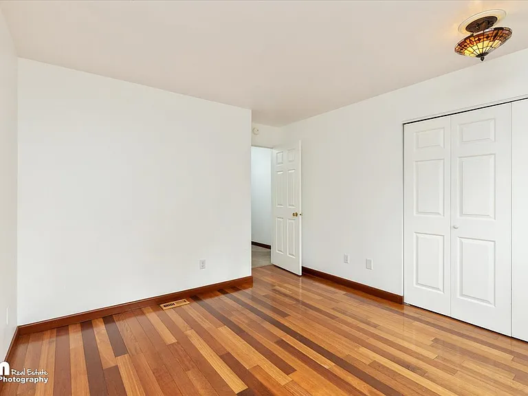 1831 Commodore Dr — Photo 14