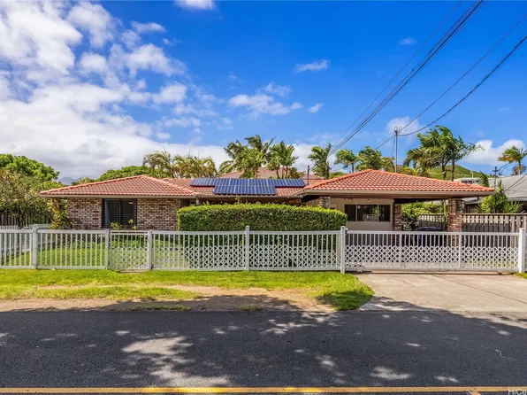 636 Kaiemi St #A, Kailua, HI 96734