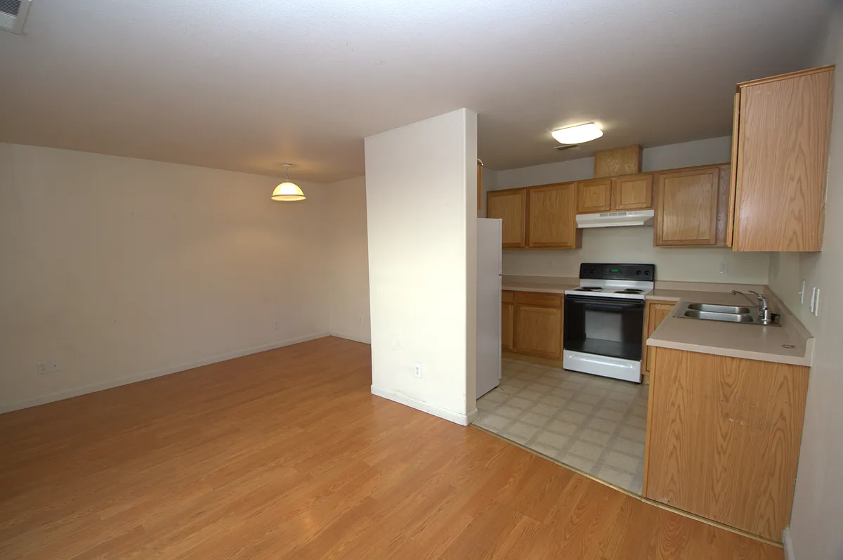 Building Photo - 671 Leslie Ct