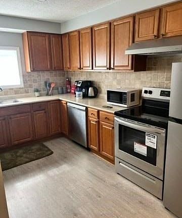 5th image of 306 Kenwood Ave