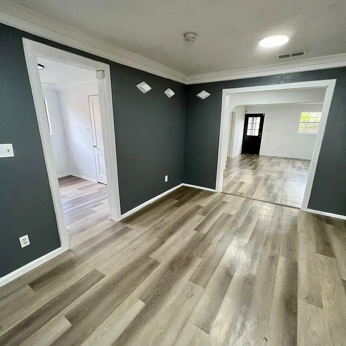 5 bed, 3.0 bath, 2029 sqft, $2,095 — Photo 3