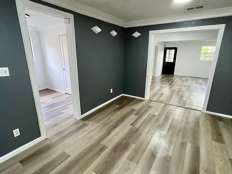 2107 Garvey Dr — Photo 3