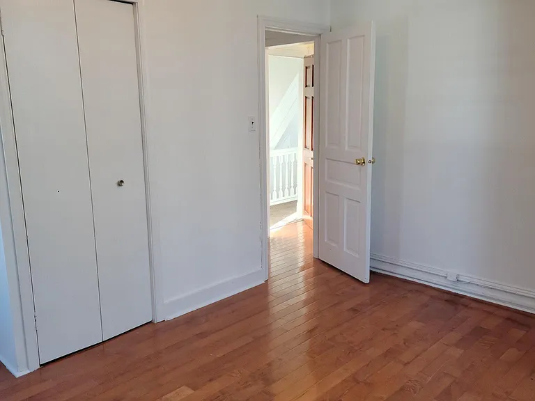111 Iona Ave #2 — Photo 11