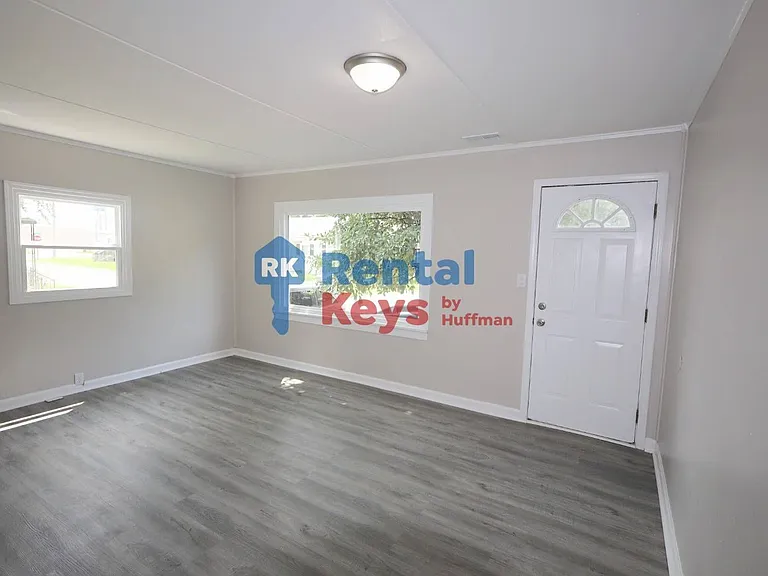 2417 2419 N Harlan Avenue — Photo 5