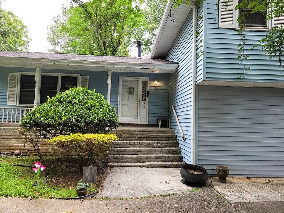 1st image of 3303 Creekway Dr