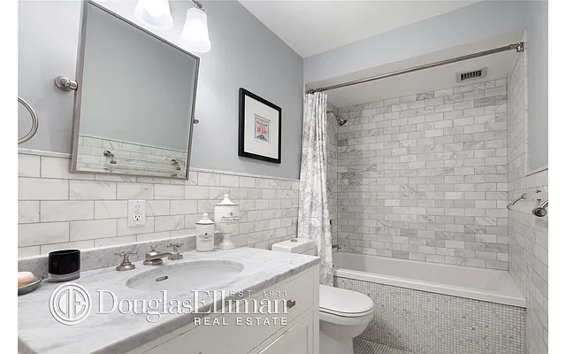 Sold by Douglas Elliman | media 15