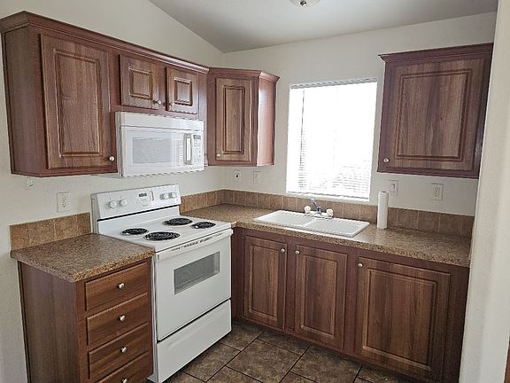2nd image of 3020 E Main St #R-034