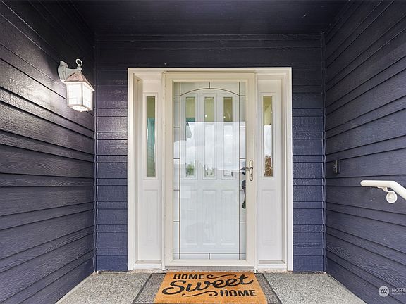 3rd image of 2628 18th Street SE
