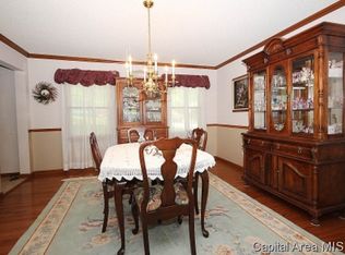 3913 W Bluffs Rd, Springfield, IL 62711