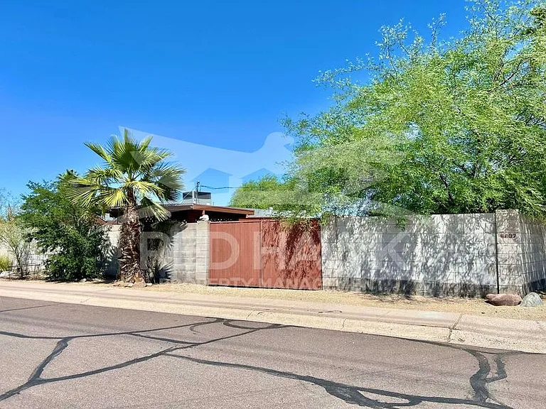 6607 E Sheridan St — Photo 9