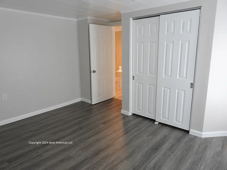 18 Pine St — Photo 13